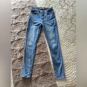 Levi’s 721 High Rise Skinny Jeans Size 28 waist 30 Length